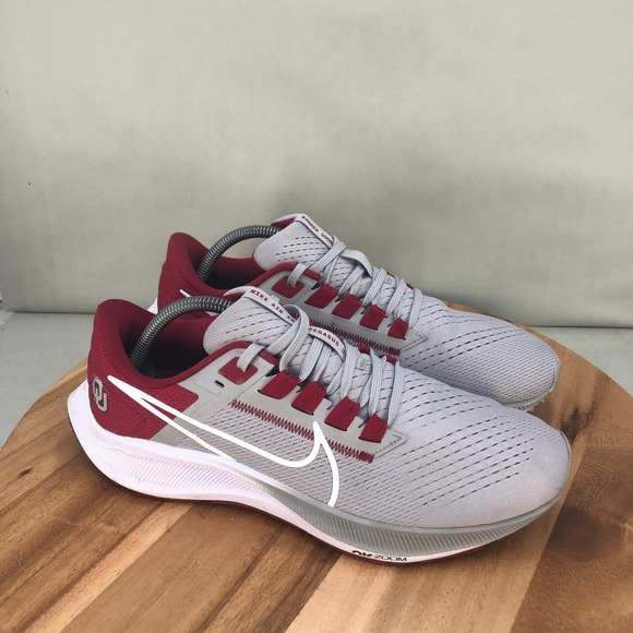 Nike Air Zoom Pegasus 38 Oklahoma Grey Crimson Mens Size 10 DJ0839-100 Cushioned